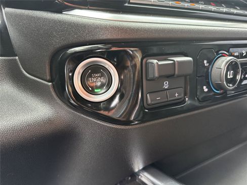 Used 2022 Chevrolet Silverado 1500 RST w/ Redline Edition AWD/4WD image 24