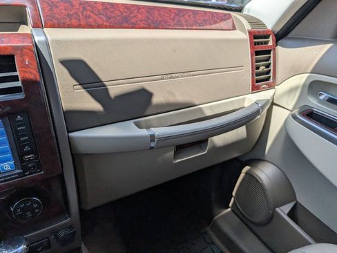 Used 2011 Jeep Liberty Limited w/ Comfort/Convenience Group AWD/4WD image 27