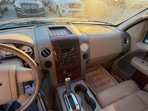 Used 2005 Ford F150 Lariat image 15