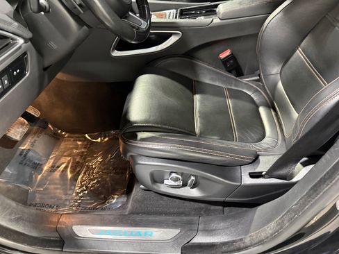Used 2020 Jaguar F-PACE Prestige image 21