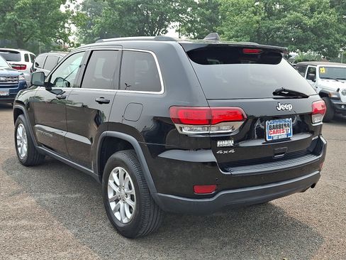 Used 2021 Jeep Grand Cherokee Laredo AWD/4WD image 4