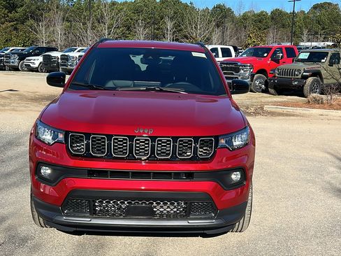 New 2026 Jeep Compass Latitude image 3