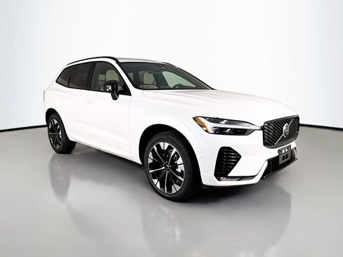 Used 2026 Volvo XC60 B5 Plus w/ Climate Package PRO image 1