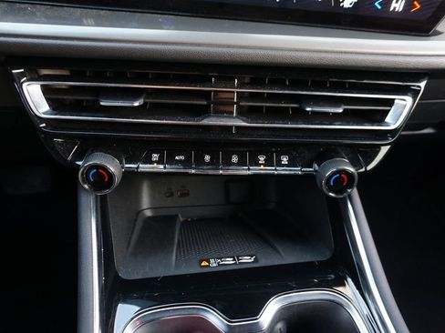 New 2026 Chevrolet Traverse LT FWD image 16