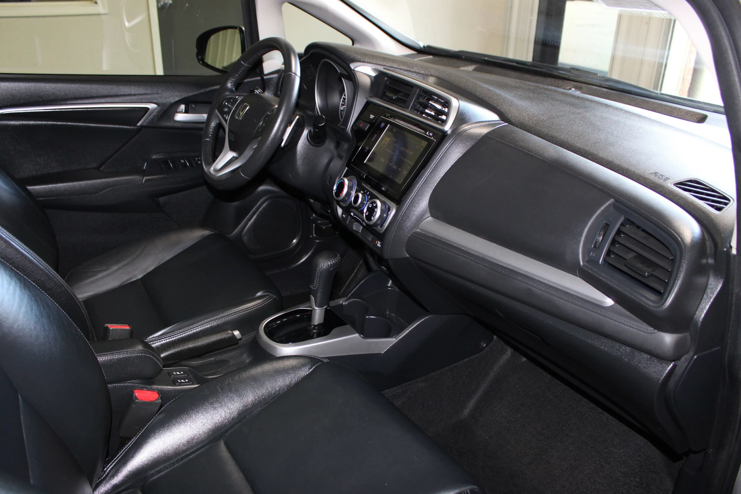 Used 2017 Honda Fit EX-L image 32