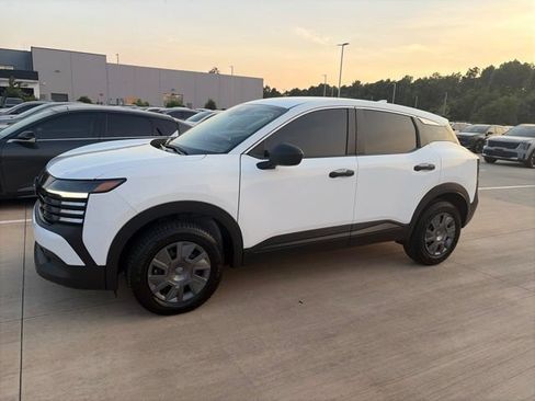 Used 2025 Nissan Kicks S FWD image 1