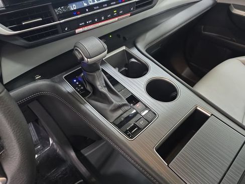 Certified 2026 Toyota Sienna XLE FWD image 22