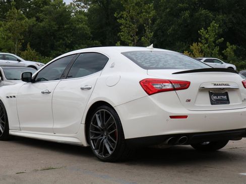 Used 2015 Maserati Ghibli S Q4 AWD/4WD image 16