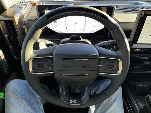 New 2025 GMC Hummer EV 3X image 10