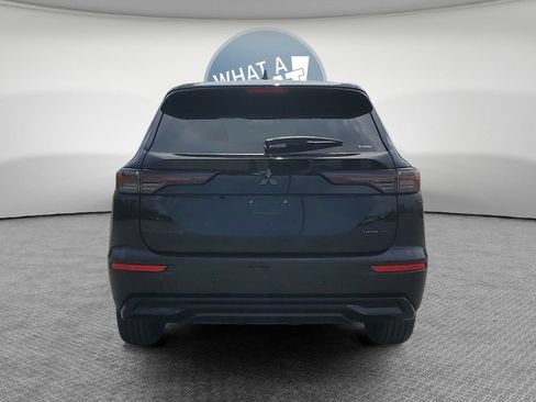 New 2026 Mitsubishi Outlander LE AWD/4WD image 4