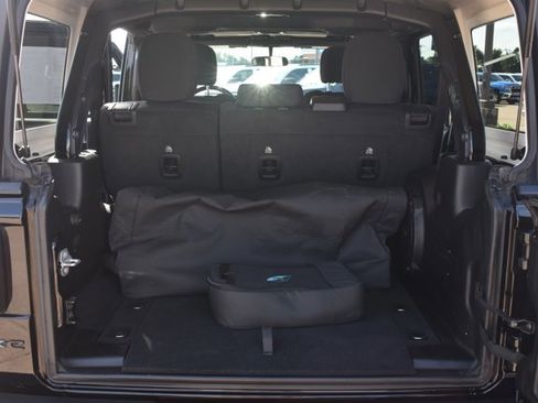 Used 2023 Jeep Wrangler Unlimited AWD/4WD image 16