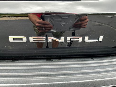 Used 2021 GMC Yukon XL Denali w/ Denali Premium Package AWD/4WD image 24