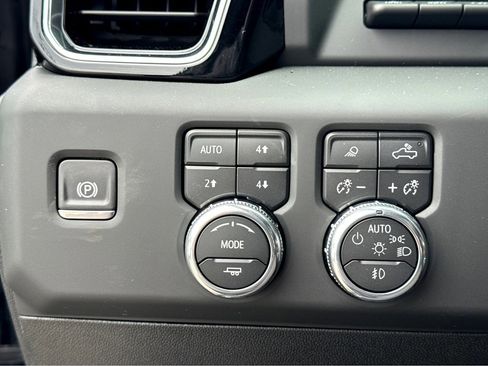 New 2026 GMC Sierra 2500 Denali Ultimate image 10