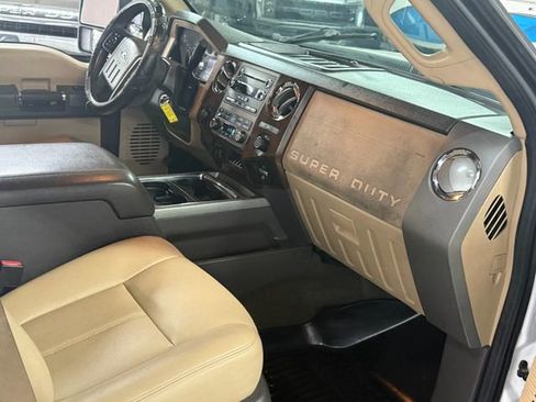 Used 2011 Ford F250 Lariat w/ Lariat Interior Pkg image 18
