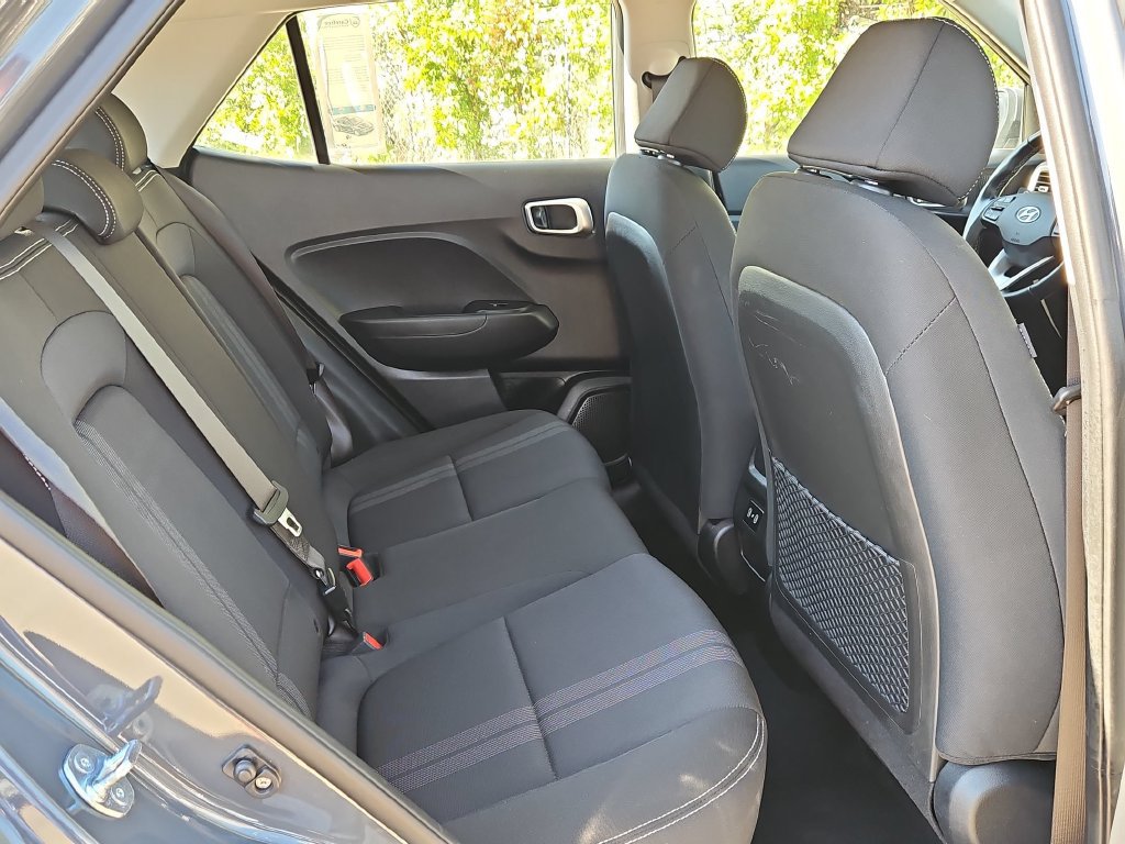 Used 2025 Hyundai Venue SEL FWD image 30
