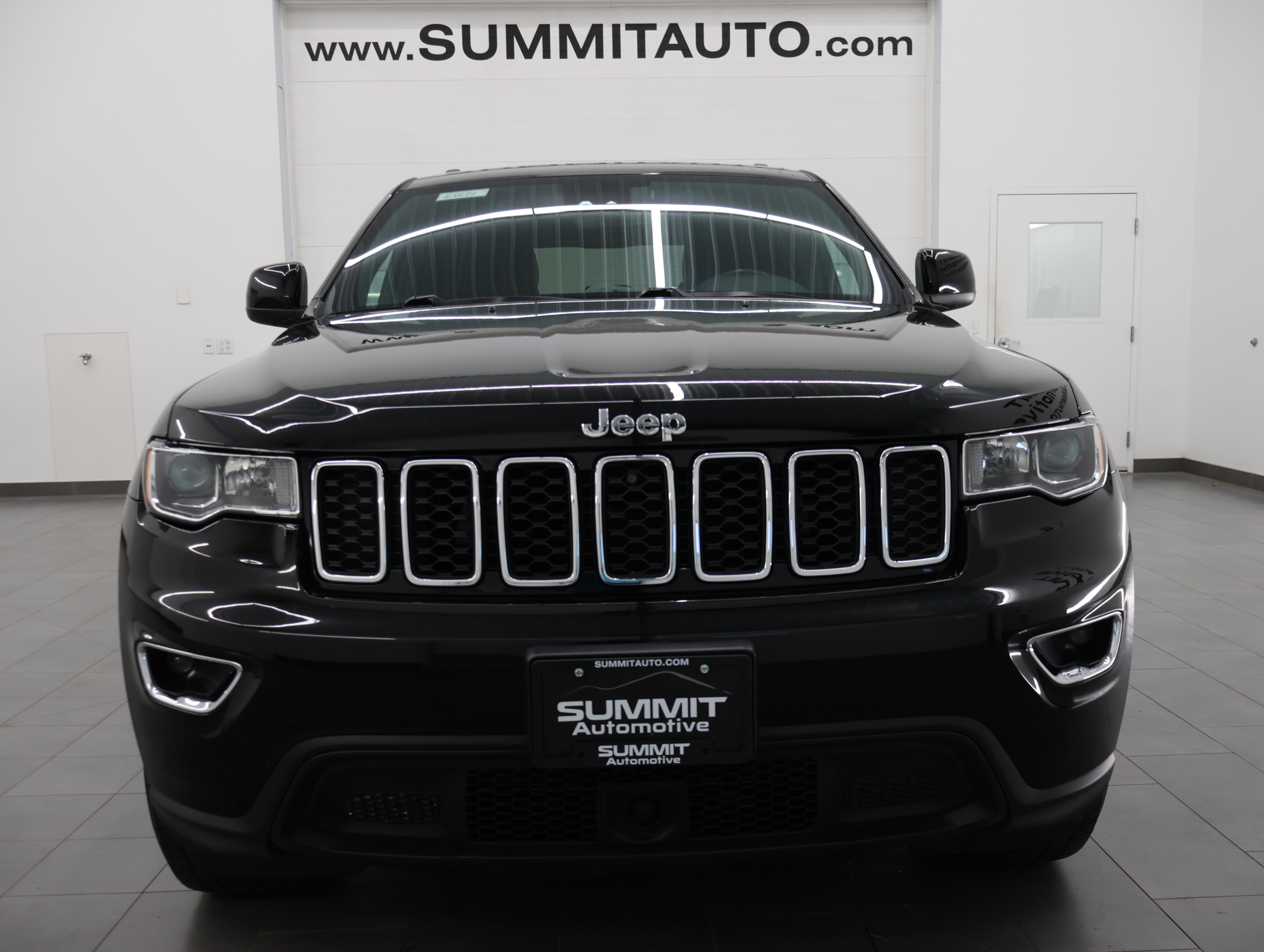 Used 2021 Jeep Grand Cherokee Laredo AWD/4WD image 21