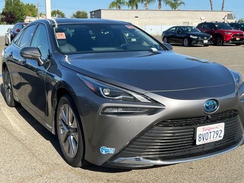 Used 2021 Toyota Mirai w/ Advanced Technology Package RWD image 3