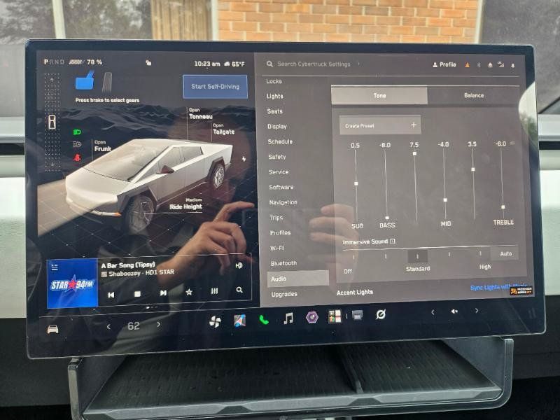 Used 2024 Tesla Cybertruck AWD Crew Cab image 59