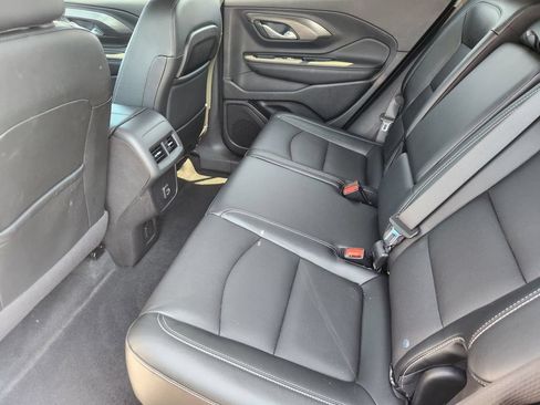 Used 2023 GMC Terrain SLT AWD/4WD image 19