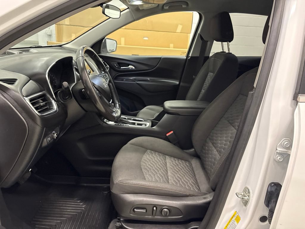 Used 2019 Chevrolet Equinox LT AWD/4WD image 16