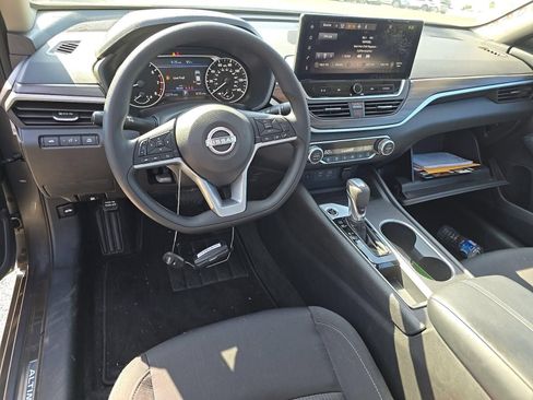 Used 2025 Nissan Altima 2.5 SV w/ SV Special Edition Package FWD image 4