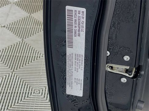 Used 2023 Dodge Charger SXT image 32