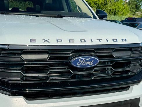 Used 2025 Ford Expedition Active AWD/4WD image 9