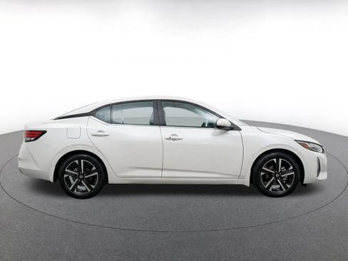 Used 2025 Nissan Sentra SV FWD image 14