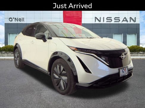 Used 2025 Nissan Ariya AWD image 1