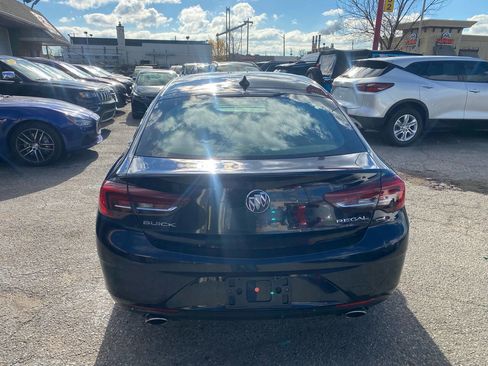 Used 2018 Buick Regal Preferred image 9