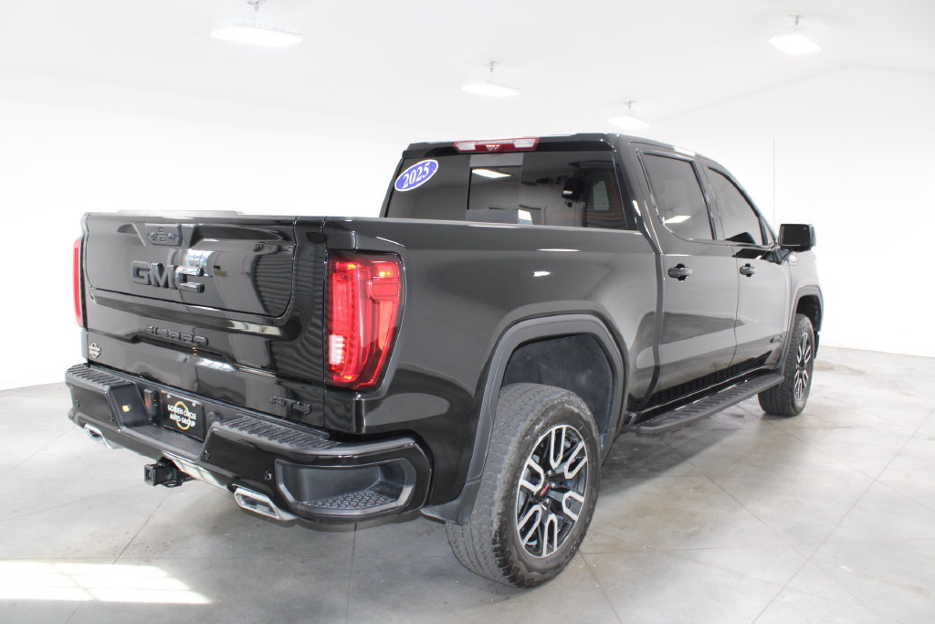Used 2025 GMC Sierra 1500 AT4 w/ AT4 Premium Package AWD/4WD image 9