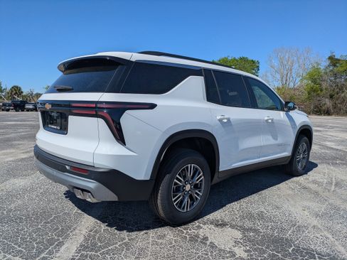 New 2026 Chevrolet Traverse LT image 5