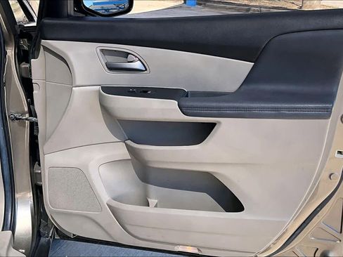 Used 2012 Honda Odyssey EX-L image 22