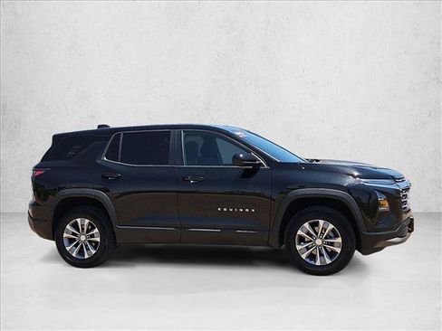 Used 2025 Chevrolet Equinox LT AWD/4WD image 10