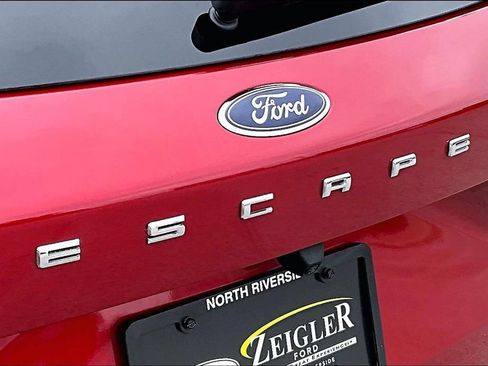Certified 2025 Ford Escape SE w/ PHEV Premium Package FWD image 8