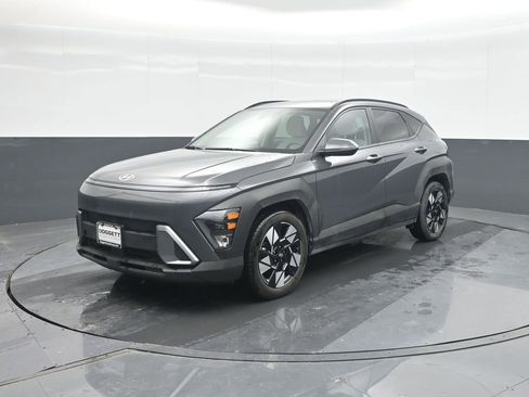 Used 2025 Hyundai Kona SEL image 1