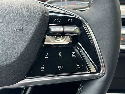 Used 2025 Cadillac Lyriq Sport image 6