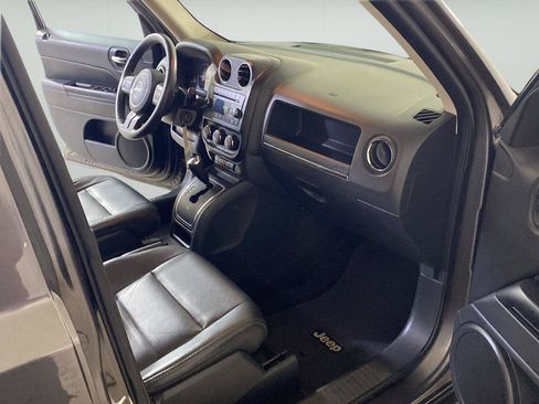 Used 2015 Jeep Patriot High Altitude AWD/4WD image 25