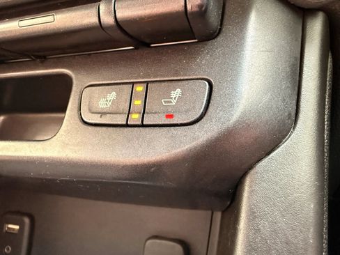 Used 2018 Chevrolet Colorado Z71 AWD/4WD image 36