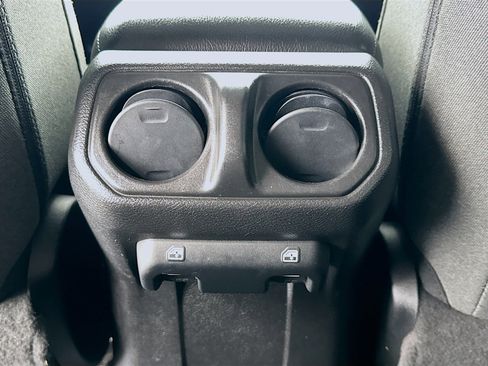 Used 2024 Jeep Wrangler Unlimited w/ Convenience Group AWD/4WD image 16