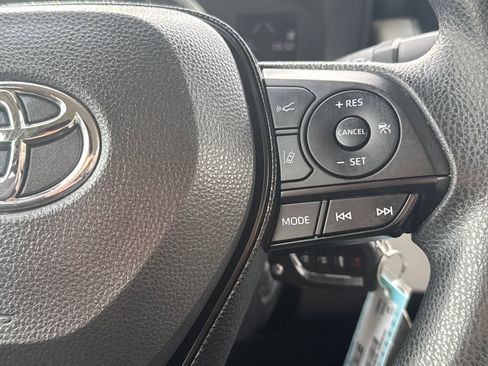 Used 2020 Toyota Corolla LE image 18