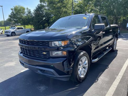 Certified 2021 Chevrolet Silverado 1500 Custom AWD/4WD image 3
