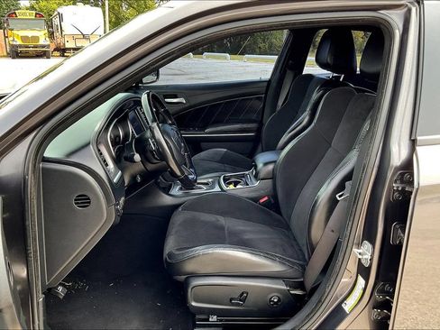 Used 2019 Dodge Charger R/T w/ Plus Group RWD image 22