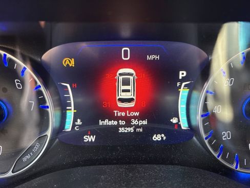 Used 2022 Chrysler Pacifica Touring-L image 27