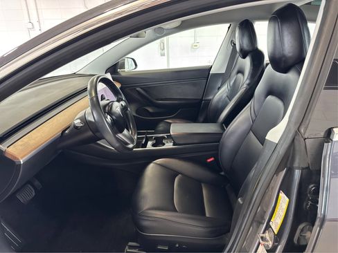 Used 2018 Tesla Model 3 Long Range image 9