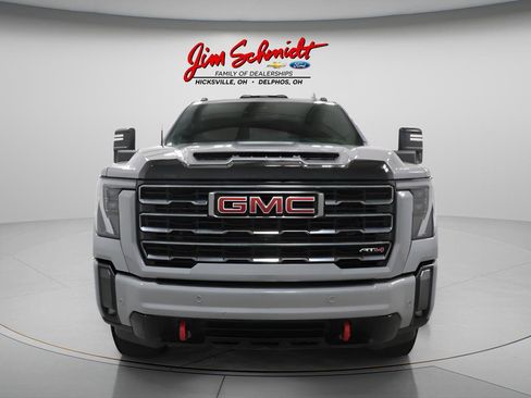 Used 2024 GMC Sierra 2500 AT4 w/ Technology Package AWD/4WD image 3