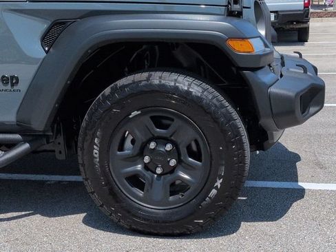 Used 2025 Jeep Wrangler Sport AWD/4WD image 11