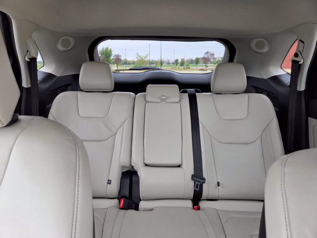 Used 2015 Ford Edge Titanium FWD image 32