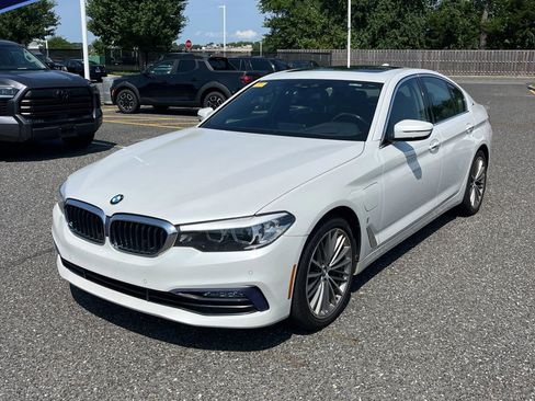 Used 2018 BMW 530e xDrive w/ Premium Package 2 AWD/4WD image 1