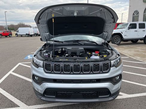 New 2025 Jeep Compass Latitude w/ Convenience Group AWD/4WD image 31